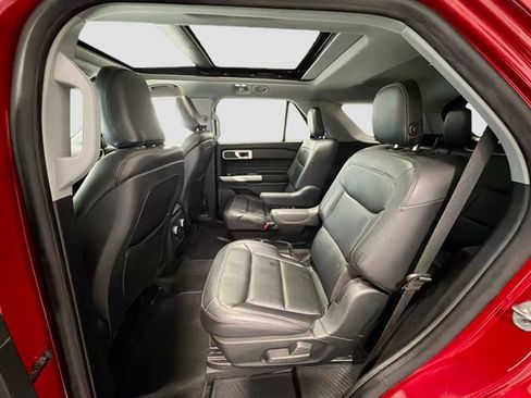 Used 2020 Ford Explorer XLT w/ Equipment Group 202A AWD/4WD image 22