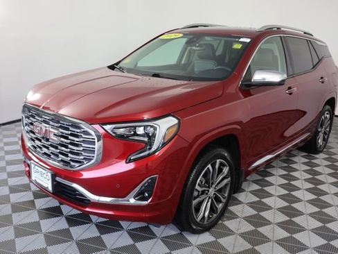 Used 2019 GMC Terrain Denali w/ Advanced Safety Package image 4