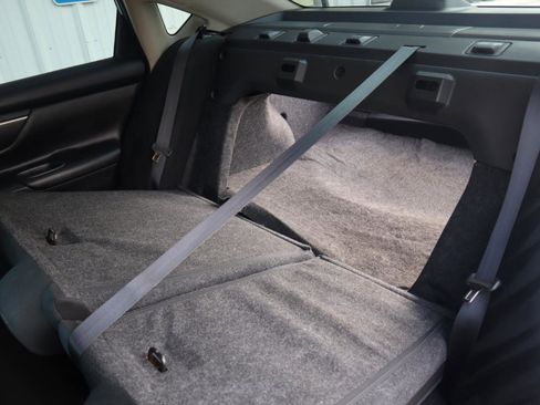 Used 2015 Nissan Altima 2.5 SV FWD image 48