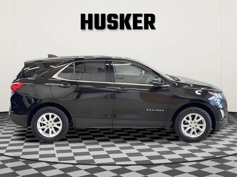 Used 2019 Chevrolet Equinox LT image 2