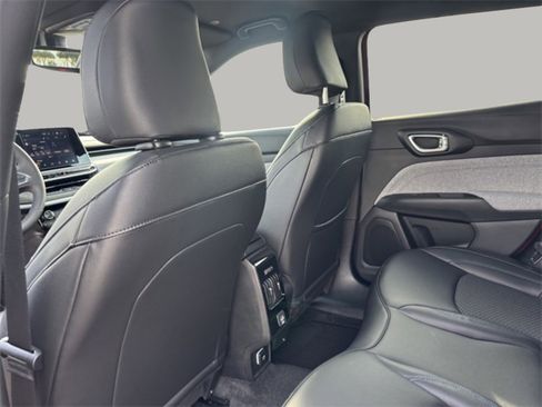 New 2026 Jeep Compass Latitude image 18