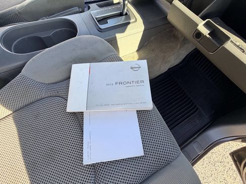 Used 2012 Nissan Frontier SV image 58