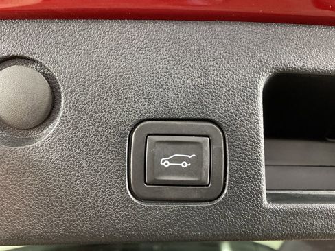 Used 2025 Chevrolet Equinox ACTIV w/ Safety and Technology Package image 27