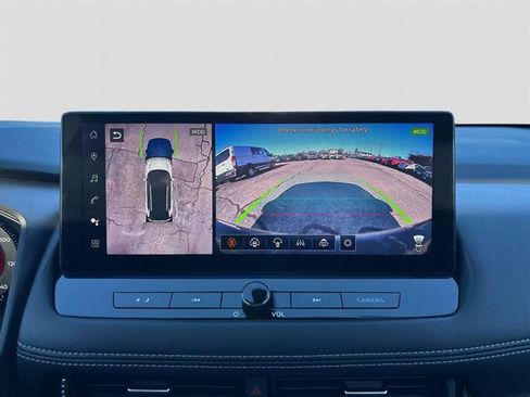 Used 2025 Nissan Rogue Platinum w/ Tech Package image 25