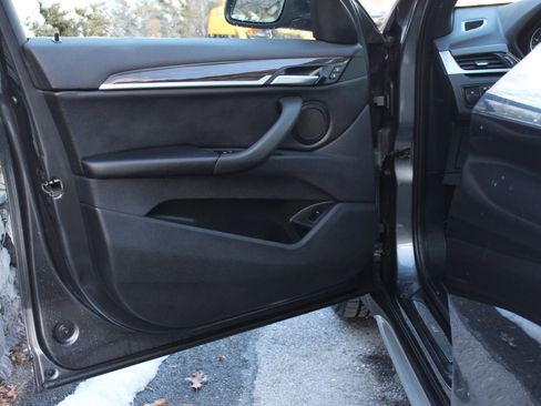 Used 2017 BMW X1 xDrive28i image 12