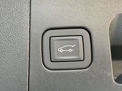 Used 2025 Cadillac XT5 Premium Luxury w/ Technology Package AWD/4WD image 29