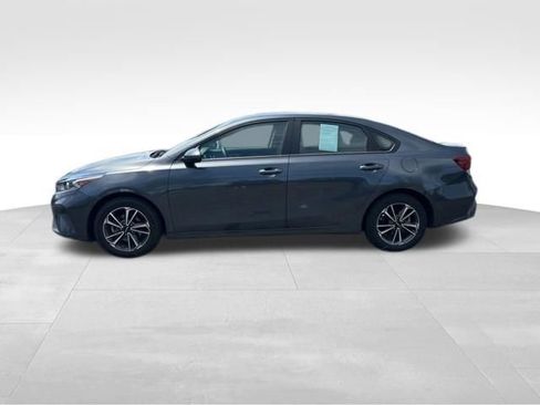 Certified 2024 Kia Forte LXS FWD image 5