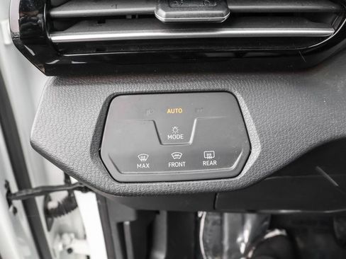 Used 2023 Volkswagen ID.4 Pro image 18