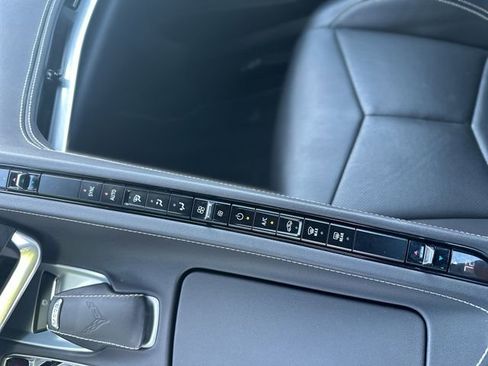 Used 2021 Chevrolet Corvette Stingray Convertible w/ 1LT image 19