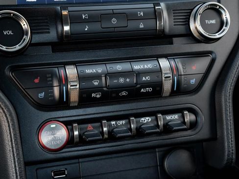 Used 2022 Ford Mustang Shelby GT500 w/ Technology Package image 20