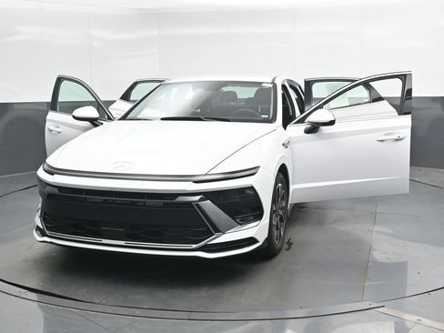 Used 2025 Hyundai Sonata SEL FWD image 45