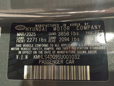 Used 2025 Hyundai Elantra SEL FWD image 33