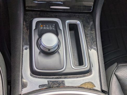 Used 2018 Chrysler 300 Limited w/ Safetytec Plus Group image 24