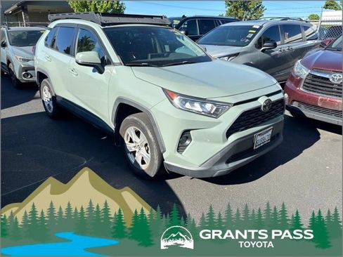 Used 2021 Toyota RAV4 XLE w/ Convenience Package AWD/4WD image 1