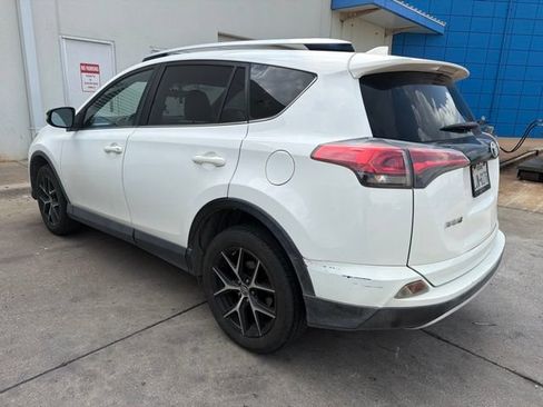 Used 2016 Toyota RAV4 SE FWD image 2