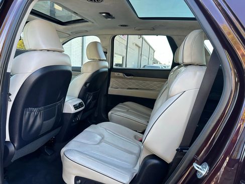 Used 2021 Hyundai Palisade Calligraphy image 17