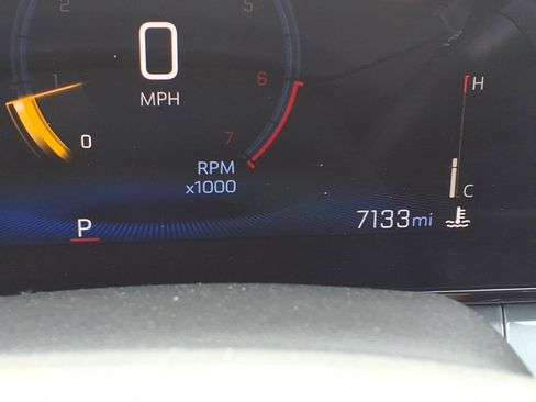 Certified 2025 Chevrolet Trax LT w/ LT Convenience Package image 20