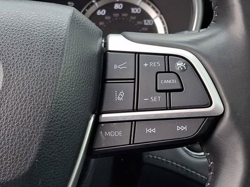 Used 2023 Toyota Highlander XSE AWD/4WD image 22