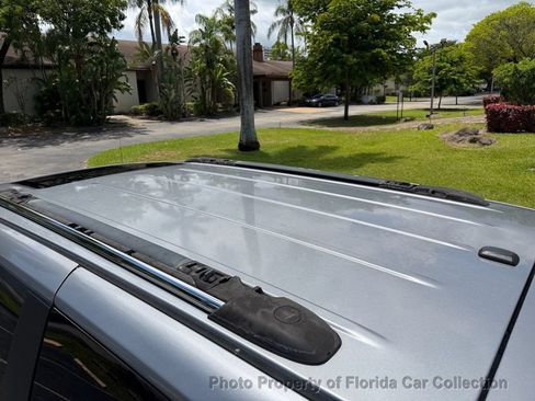 Used 2013 Chrysler Town & Country Limited w/ Luxury Group FWD image 26