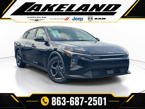 Used 2025 Kia K4 LXS FWD image 1