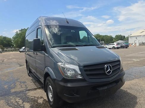 Used 2018 Mercedes-Benz Sprinter 2500 image 7