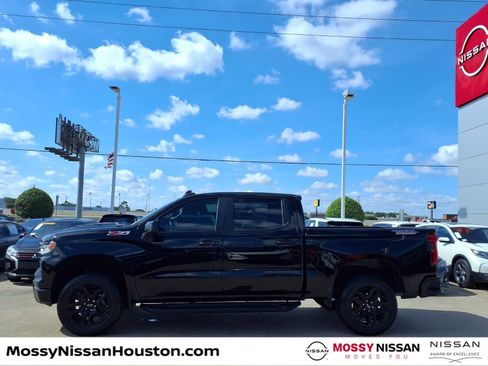 Used 2025 Chevrolet Silverado 1500 LT Trail Boss w/ Convenience Package II AWD/4WD image 5