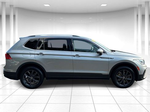 Used 2022 Volkswagen Tiguan SE AWD/4WD image 9