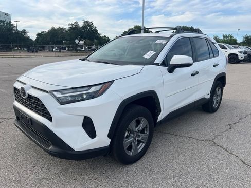 Used 2025 Toyota RAV4 XLE w/ Convenience Package AWD/4WD image 1