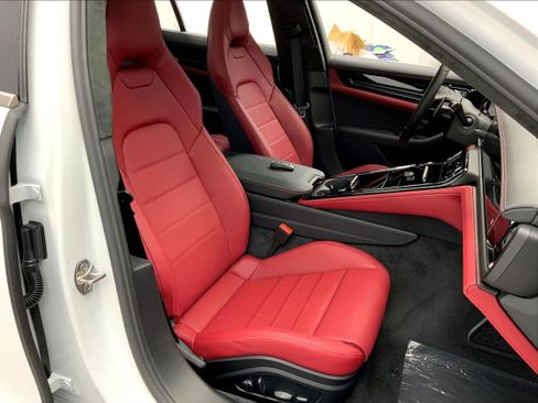 New 2026 Porsche Panamera Turbo S image 26
