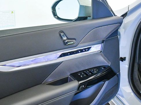 New 2026 BMW 740i w/ Premium Package image 23