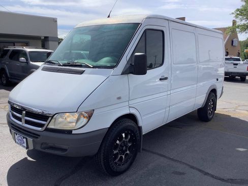 Used 2003 Dodge Sprinter 2500 RWD image 22