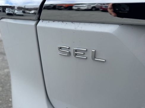 Used 2024 Volkswagen Atlas SEL Premium R-Line image 33