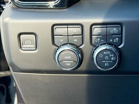 Used 2022 GMC Sierra 1500 AT4X image 10