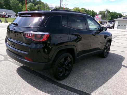 Used 2019 Jeep Compass Latitude AWD/4WD image 9