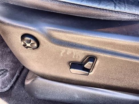 Used 2019 Jeep Grand Cherokee Limited image 31