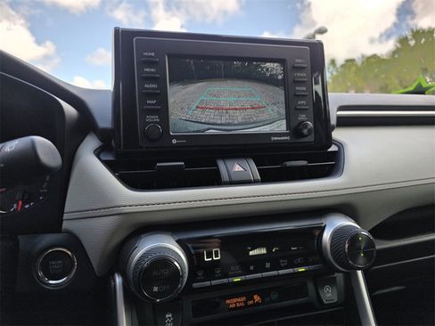 Certified 2020 Toyota RAV4 XLE image 33