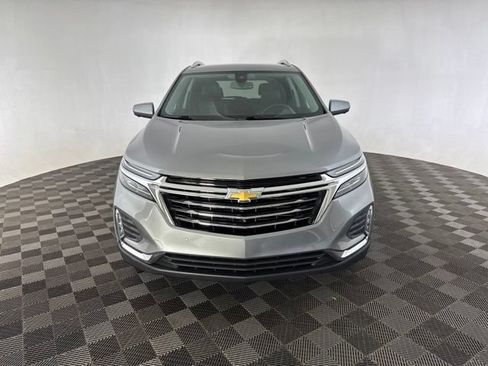 Used 2023 Chevrolet Equinox Premier AWD/4WD image 3