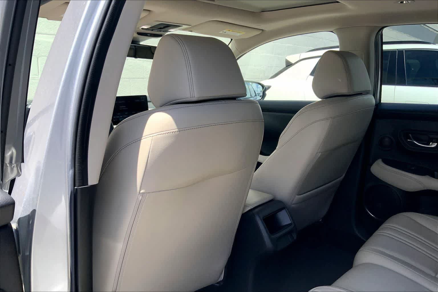 Used 2024 Honda HR-V EX-L image 12