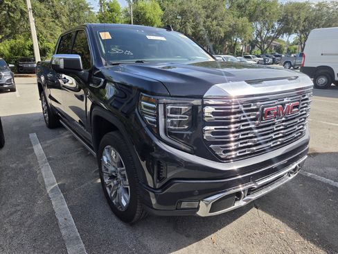 Used 2023 GMC Sierra 1500 Denali w/ Denali Reserve Package AWD/4WD image 2