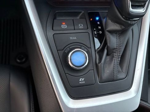 Used 2024 Toyota RAV4 Limited w/ Weather Package image 17