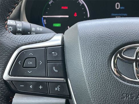 Used 2021 Toyota Sienna XSE w/ XSE Plus Package FWD image 19
