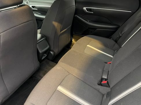 Used 2021 Hyundai Sonata SEL w/ Preferred Accessory Package image 4
