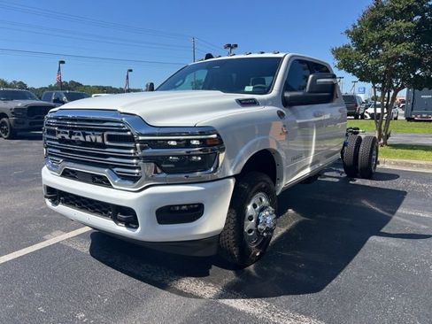 New 2026 RAM 3500 Big Horn AWD/4WD image 4