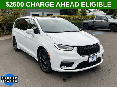 Used 2021 Chrysler Pacifica Limited w/ Premium & Safety Sphere Group