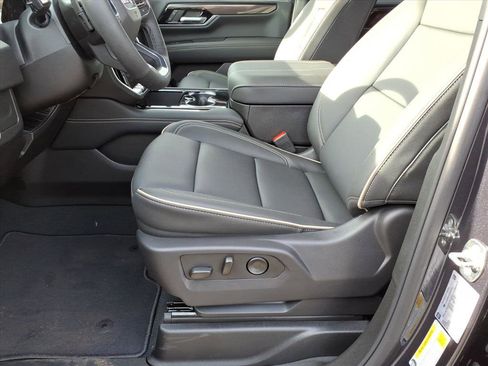 New 2026 GMC Yukon XL Elevation image 14