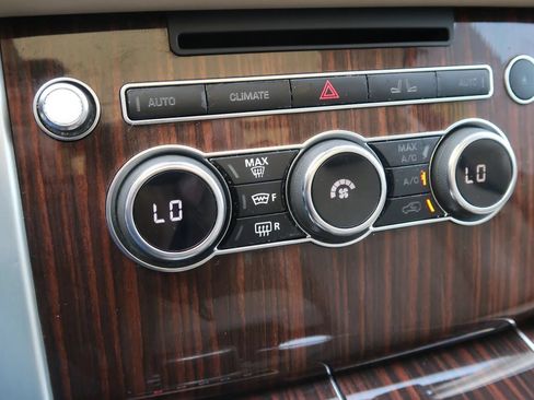 Used 2015 Land Rover Range Rover Supercharged AWD/4WD image 31
