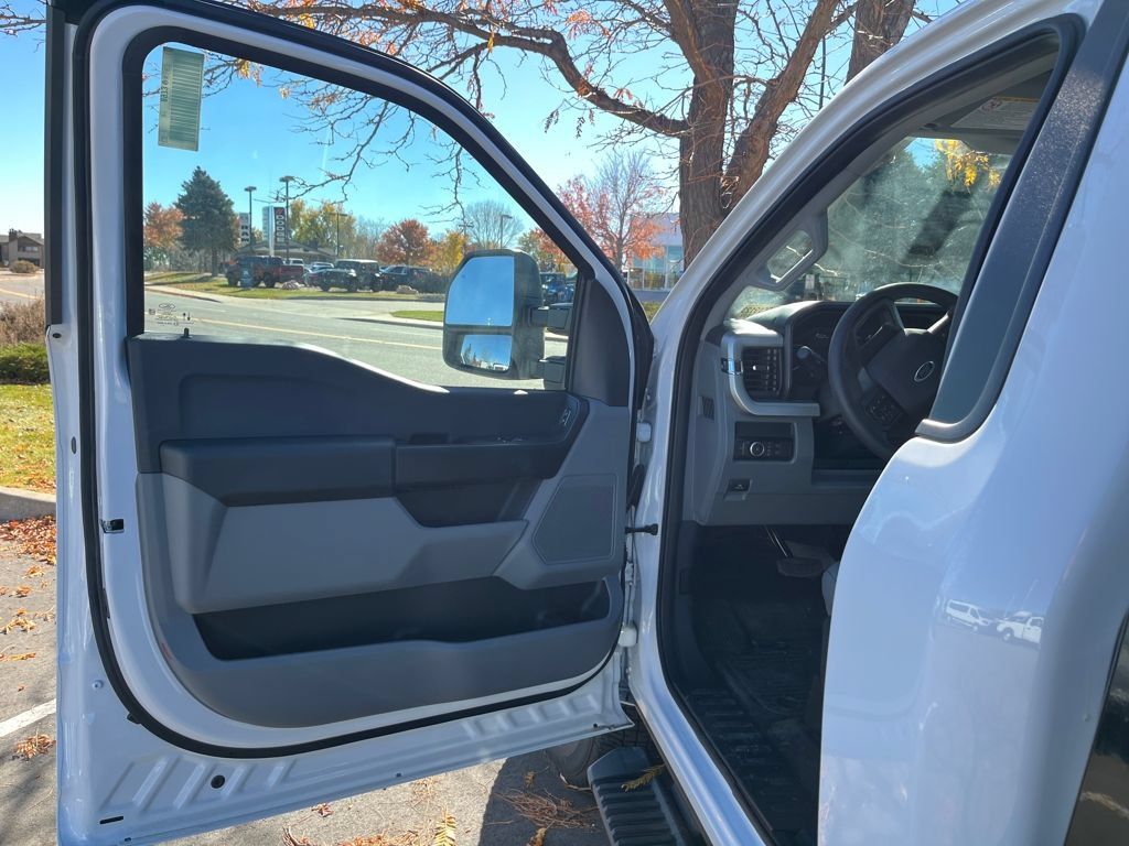 New 2025 Ford F350 XL w/ XL Chrome Package AWD/4WD image 9