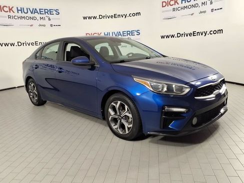 Used 2020 Kia Forte LXS FWD image 3