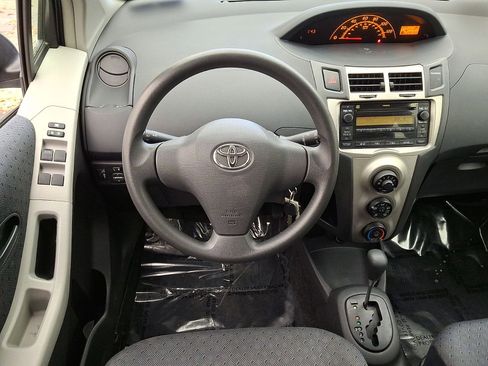 Used 2010 Toyota Yaris image 21