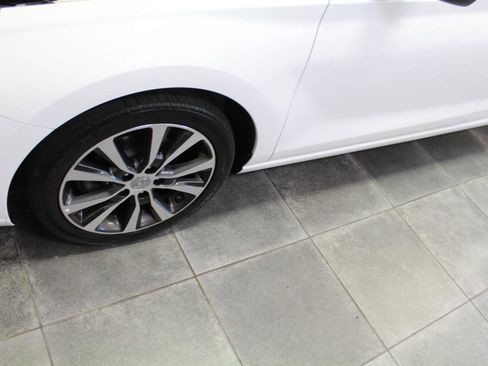 Used 2018 Hyundai Elantra GT FWD image 30